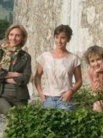 poster de la série 3 femmes... un soir d'été Saison 1