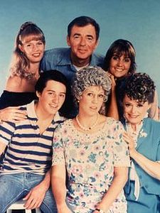 poster de la série Mama's Family Saison 6