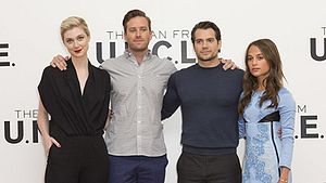 Agents très spéciaux : Henry Cavill et Armie Hammer, espions séduisants sur le tapis rouge...