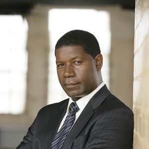Photo Dennis Haysbert