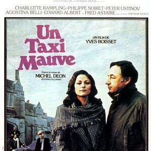 Photo Un taxi mauve