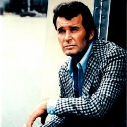 Photo Deux Cent Dollars Plus les Frais