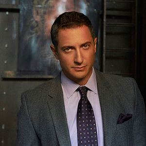 Photo Sasha Roiz
