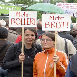 Photo Alarm am Hauptbahnhof - Auf den Straßen von Stuttgart 21