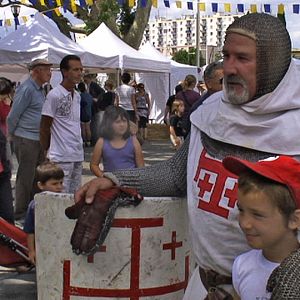 Photo Mains Brunes sur la ville