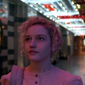 Photo Julia Garner