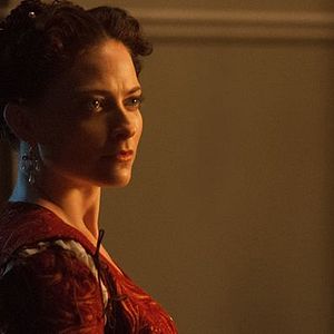 Photo Lara Pulver