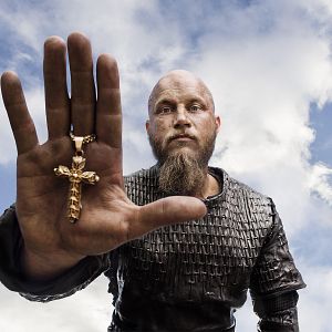 Photo Travis Fimmel
