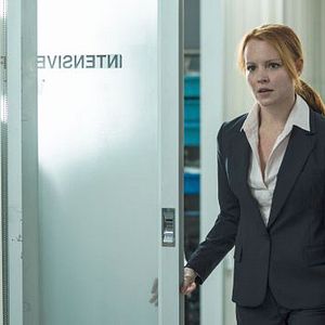 Photo Lauren Ambrose