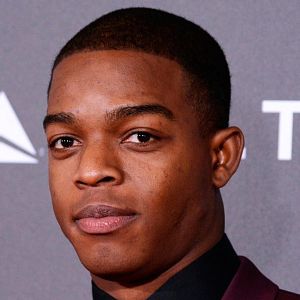Photo Stephan James