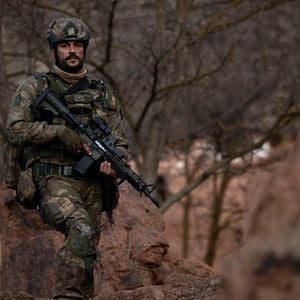Photo Burak Özçivit