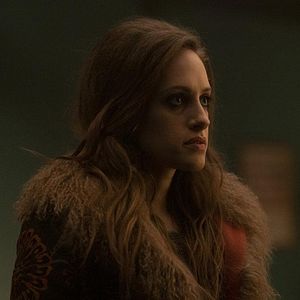 Photo Carly Chaikin