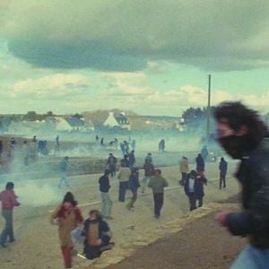 Photo Plogoff, des pierres contre des fusils