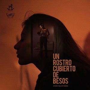 Photo Un rostro cubierto de besos