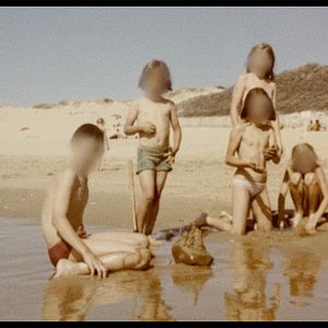 Photo Spectre: Sanity, Madness & the Family