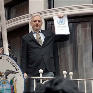 Photo Hacking Justice - Julian Assange