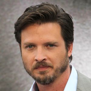 Photo Aden Young