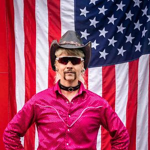 Photo Joe vs. Carole