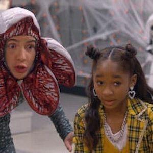 Photo Lay Lay dans la place