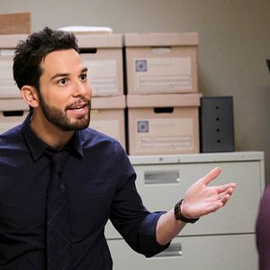 Photo Skylar Astin