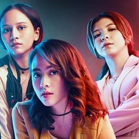 Photo Chasing Virgins