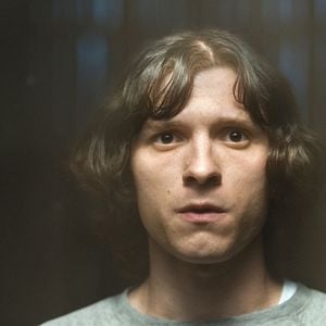 Photo The Crowded Room