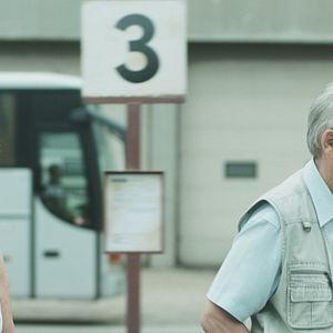 Photo Une femme sur le toit