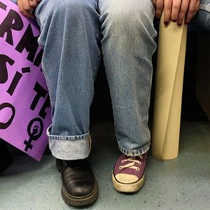Photo No estás sola : Ensemble face à la meute