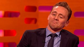 image de Robert De Niro adore quand Tom Hiddleston l'imite