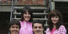 poster de la série La famille