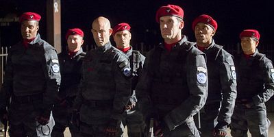 poster de la série Derrière le mur