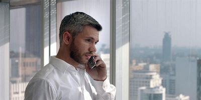 poster de la série De retour au pays