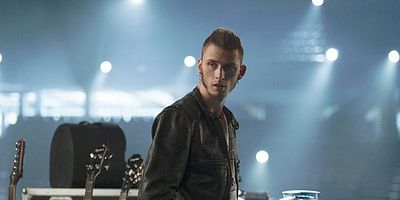 poster de la série Life is a Carnival