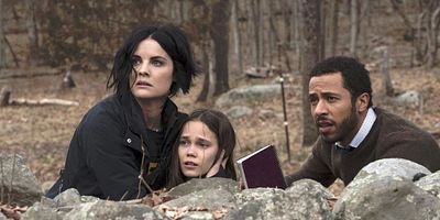 poster de la série Si proche