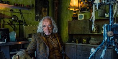 poster de la série Le léopard file dans la neige