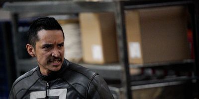 poster de la série Seuls contre tous