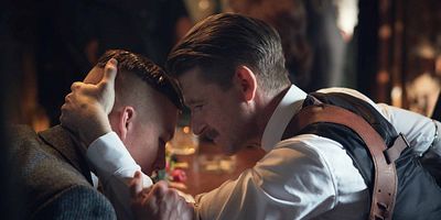 poster de la série La société