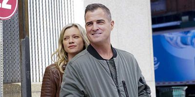 poster de la série Benjamin Franklin + Grey Duffle