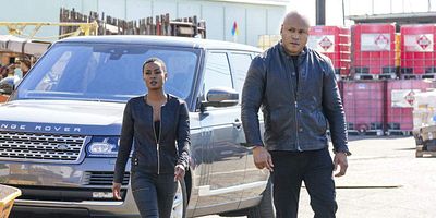 poster de la série Hors des sentiers battus