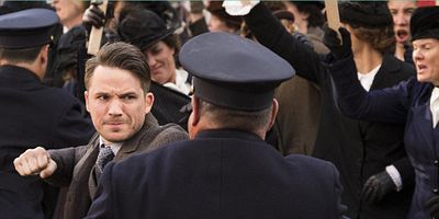 poster de la série Miss Sherlock Holmes