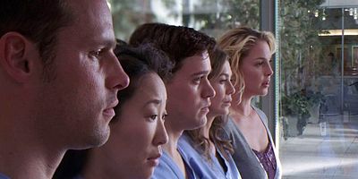 poster de la série ... Tous pour un