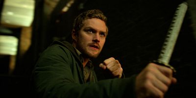 poster de la série Iron Fist contre Iron Man