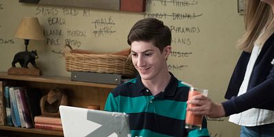 poster de la série F-O– FOLLOW T-H-R– THROUGH