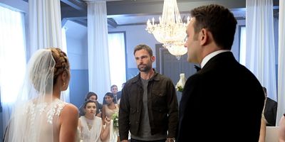 poster de la série L'herbe est toujours plus verte