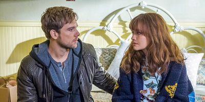 poster de la série There's No Place Like Home