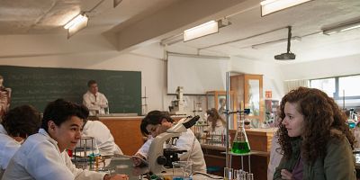 poster de la série Plein aux as