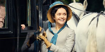 poster de la série Miss Sharp en présence de l’ennemi