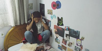 poster de la série The World is Different for Us