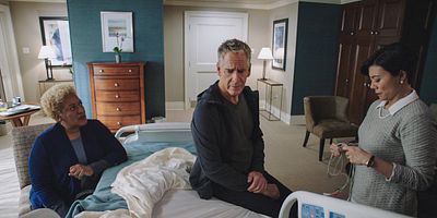 poster de la série L'homme au costume rouge