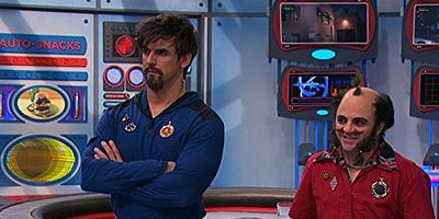 poster de la série Opposite Universe